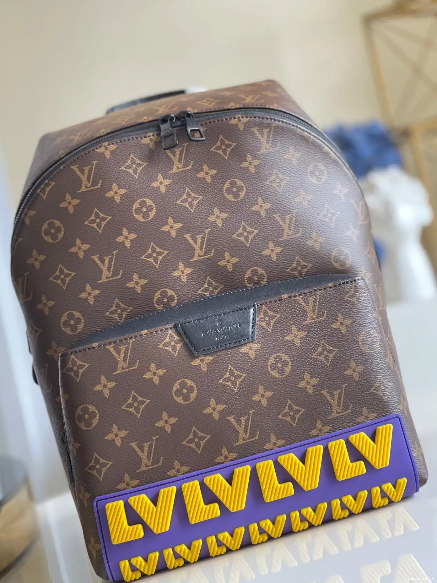 LOUIS DISCOVERY BACKPACK VUITTON 0701